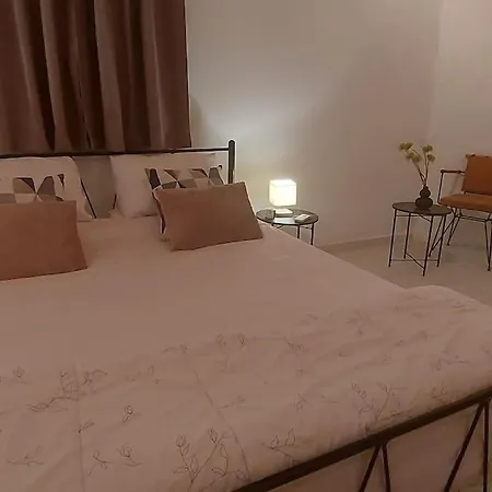 Σπίτι διακοπών Charming Beachfront 2-bedroom House With Ac *