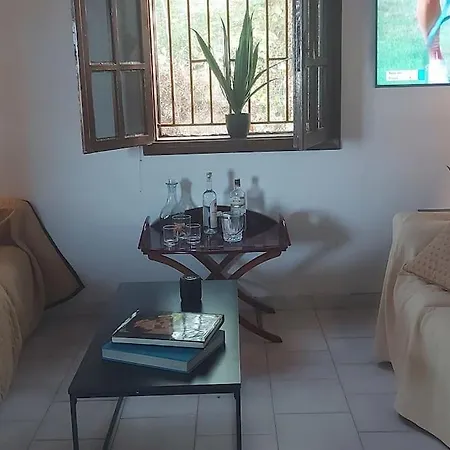 Σπίτι διακοπών Charming Beachfront 2-bedroom House With Ac