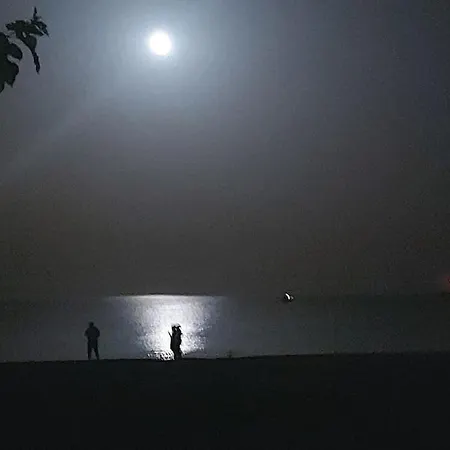 Charming Beachfront 2-bedroom House With Ac Κατάκολο