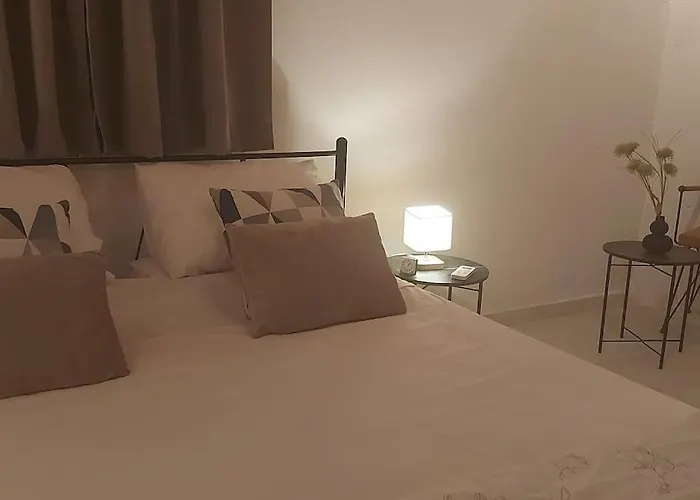 Charming Beachfront 2-bedroom House With Ac Katakolo