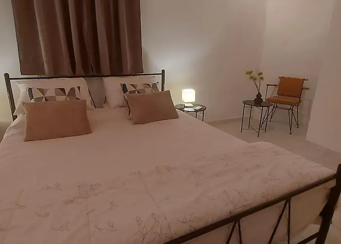 Σπίτι διακοπών Charming Beachfront 2-bedroom House With Ac *